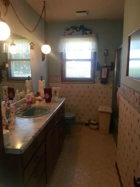305 Town Line, Eitzen, MN 55931 photo 5