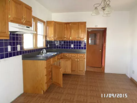 1208 W 5 St, Waterloo, IA 50702 photo 4