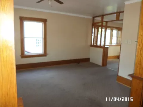 1208 W 5 St, Waterloo, IA 50702 photo 3