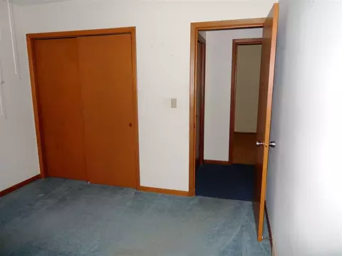 902 W 3rd St, Sumner, IA 50674 photo 9
