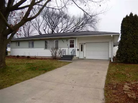 902 W 3rd St, Sumner, IA 50674 photo 1
