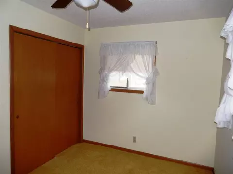 902 W 3rd St, Sumner, IA 50674 photo 10