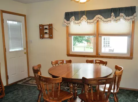 1910 Cornwall Ave, Waterloo, IA 50702 photo 4