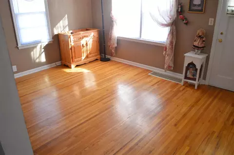 1445 E Mitchell Ave, Waterloo, IA 50702 photo 3