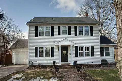 512 Sunset Rd, Waterloo, IA 50701 photo 1