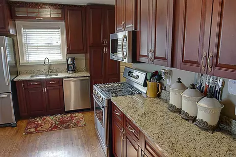 512 Sunset Rd, Waterloo, IA 50701 photo 6
