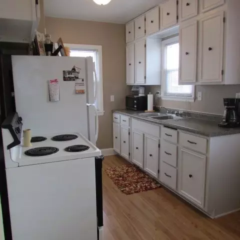 219 Bertch, Waterloo, IA 50702 photo 3