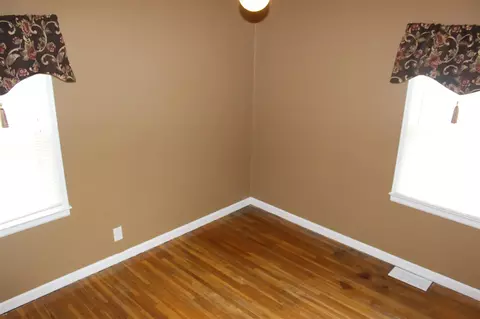 609 Wallgate Ave, Waterloo, IA 50701 photo 7