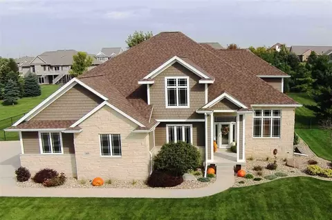 3109 Pendleton Dr, Cedar Falls, IA 50613 photo 1
