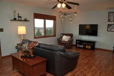 3935 Memory Ln, Waterloo, IA 50702 photo 5