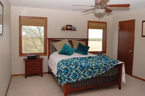 3935 Memory Ln, Waterloo, IA 50702 photo 10