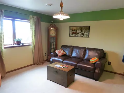 3935 Memory Ln, Waterloo, IA 50702 photo 15