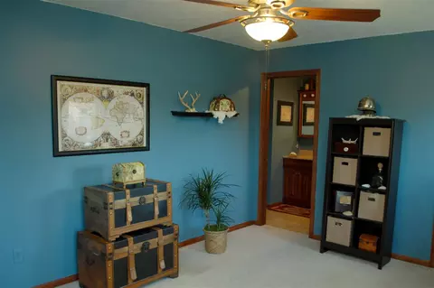 3935 Memory Ln, Waterloo, IA 50702 photo 12