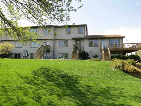 3935 Memory Ln, Waterloo, IA 50702 photo 2