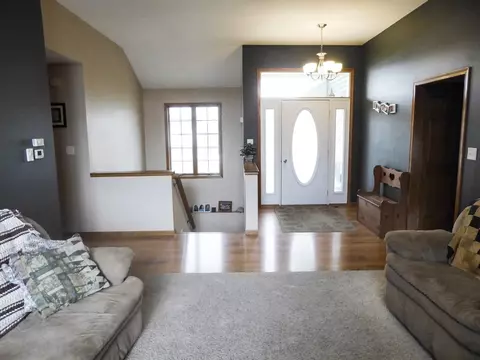 711 E Mark, Shell Rock, IA 50670 photo 3