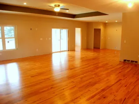 607 Stapleton St, Decorah, IA 52101 photo 4