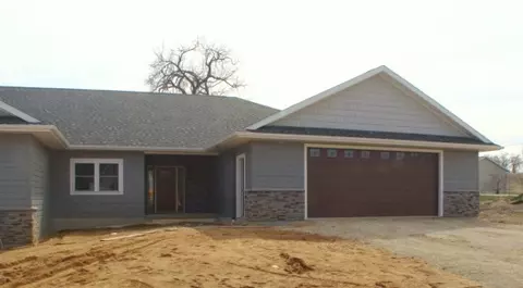 607 Stapleton St, Decorah, IA 52101 photo 1