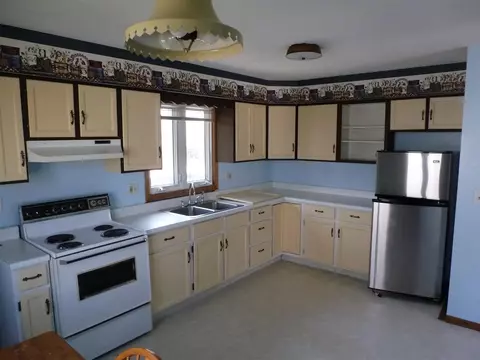 400 E Center St, Monona, IA 52159 photo 2