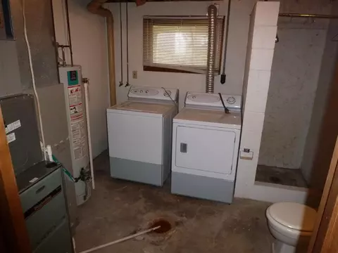 400 E Center St, Monona, IA 52159 photo 6