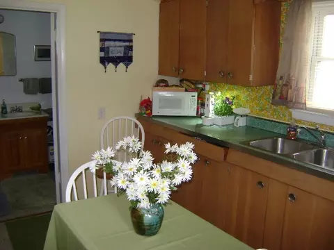 232 E 5th Ave, Cresco, IA 52136 photo 2