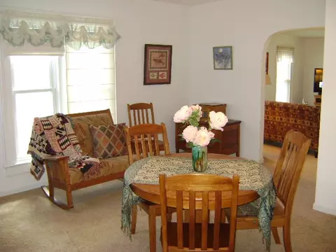 232 E 5th Ave, Cresco, IA 52136 photo 4