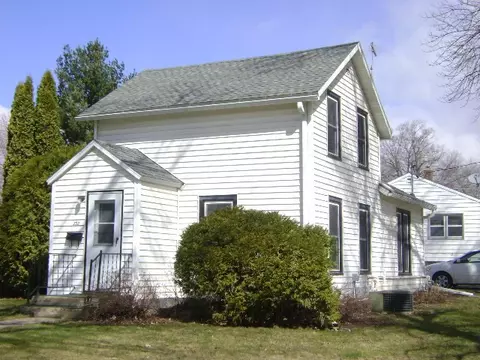 232 E 5th Ave, Cresco, IA 52136 photo 1
