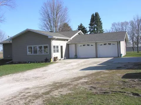 202 E Main St, Mitchell, IA 50461 photo 1