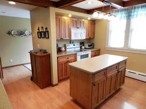 609 E Broadway St, Decorah, IA 52101 photo 8