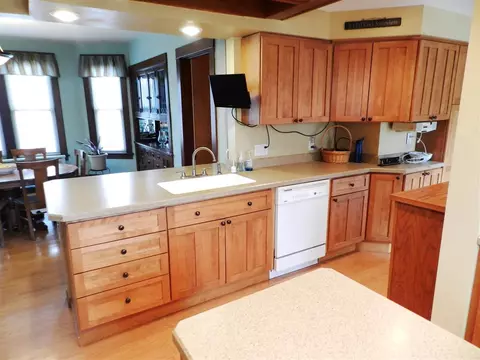 609 E Broadway St, Decorah, IA 52101 photo 6