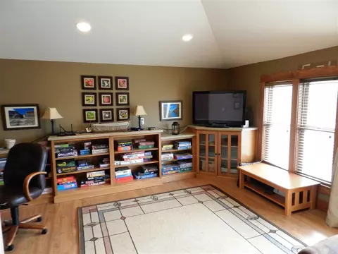 609 E Broadway St, Decorah, IA 52101 photo 9