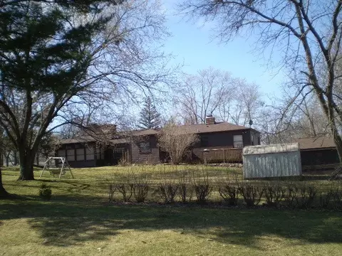 119 S Hackett Rd, Waterloo, IA 50701 photo 2