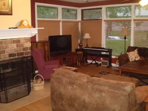 119 S Hackett Rd, Waterloo, IA 50701 photo 5