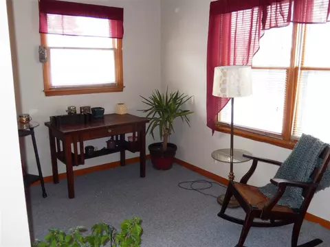 530 E 2nd St, Sumner, IA 50674 photo 5