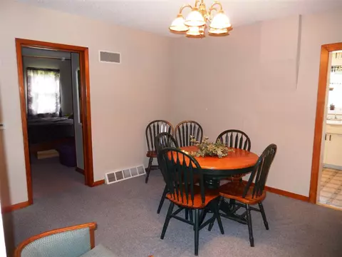 530 E 2nd St, Sumner, IA 50674 photo 4