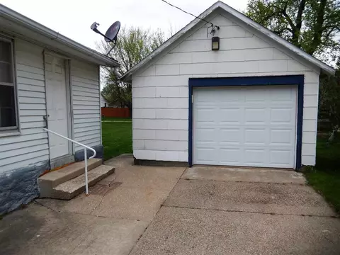 530 E 2nd St, Sumner, IA 50674 photo 17