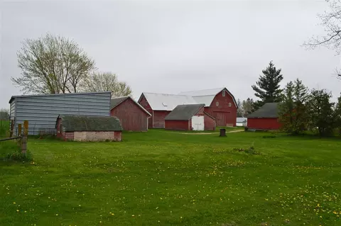 5517 E Gresham Rd, Dunkerton, IA 50626 photo 9