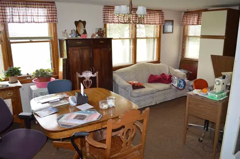 5517 E Gresham Rd, Dunkerton, IA 50626 photo 6