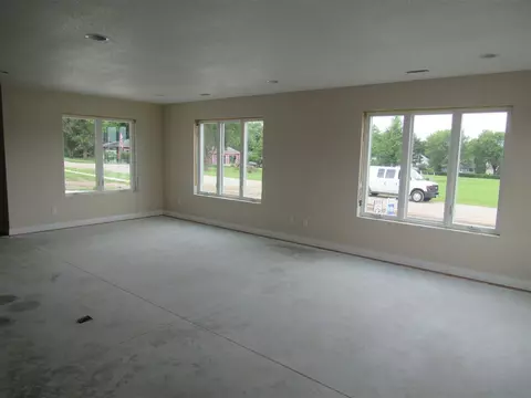206 E Williams St, Dunkerton, IA 50626 photo 6