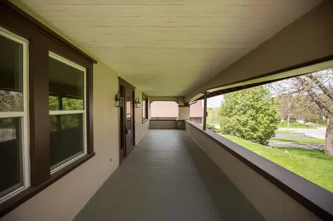 120 Letsch Rd, Waterloo, IA 50701 photo 2