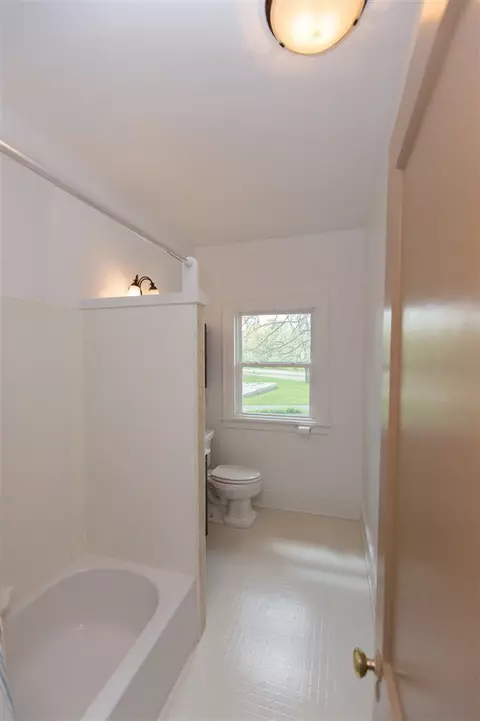 120 Letsch Rd, Waterloo, IA 50701 photo 11