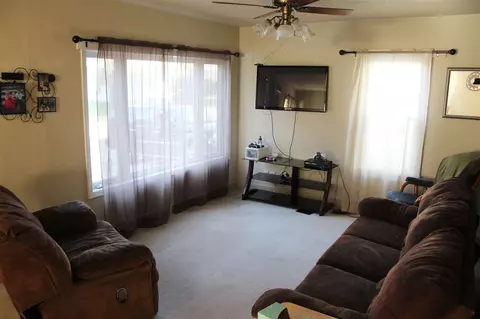 441 E 2nd St, Readlyn, IA 50668 photo 8