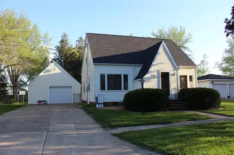 441 E 2nd St, Readlyn, IA 50668 photo 1