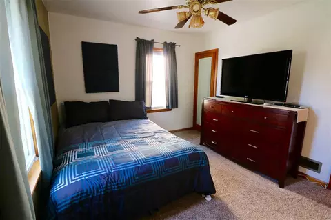 1166 E Mitchell Ave, Waterloo, IA 50702 photo 9