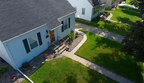 1166 E Mitchell Ave, Waterloo, IA 50702 photo 2