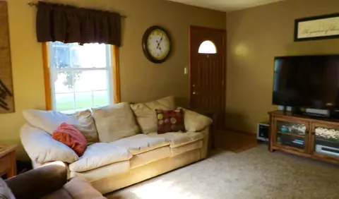 1166 E Mitchell Ave, Waterloo, IA 50702 photo 5