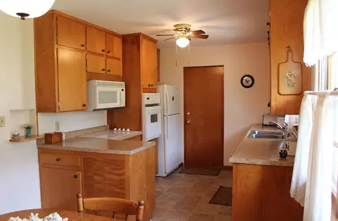 424 Devonshire Dr, Waterloo, IA 50701 photo 7