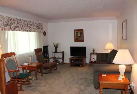 424 Devonshire Dr, Waterloo, IA 50701 photo 4