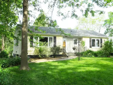 4544 Hoff Rd, Waterloo, IA 50701 photo 1