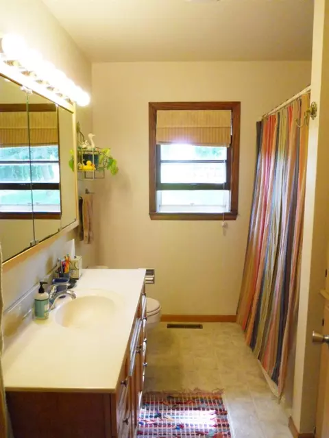 4544 Hoff Rd, Waterloo, IA 50701 photo 12