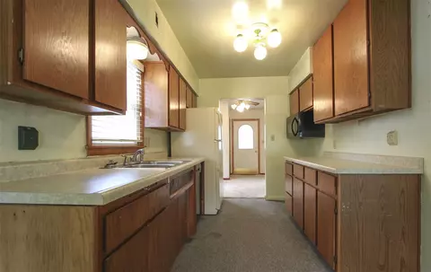 1902 Cornwall Ave, Waterloo, IA 50702 photo 10
